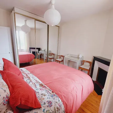 Capucine: Charming Town House With Garden In Vernon-giverny